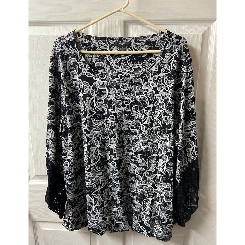 Alfani Woman Knit Top Plus 3X Black White Floral Stretch Lined Tunic Lace Trim